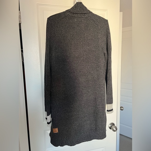 Roots Cardigan - Picture 2 of 4